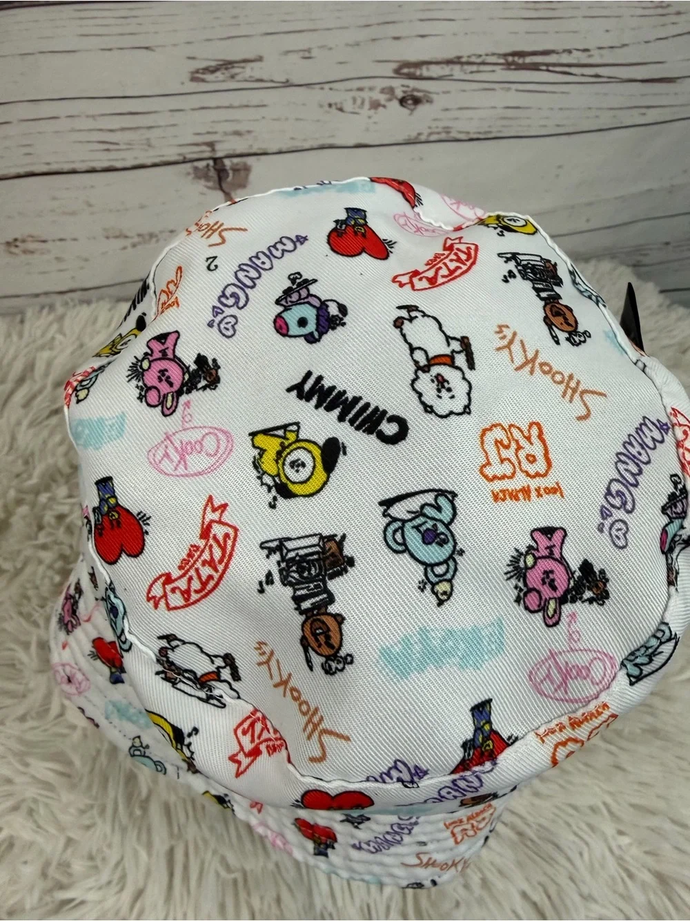 BT21 Line Friends Reversible Bucket Hat White Graffiti All Over Print Excellent